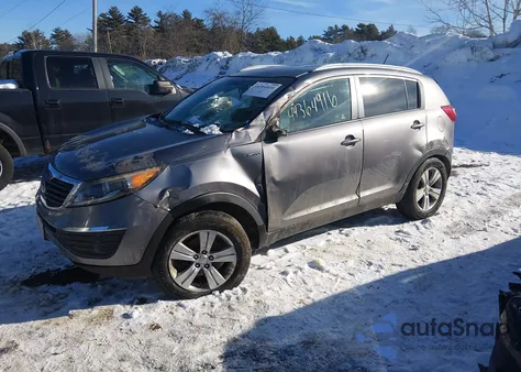 2013 Kia Sportage Lx z USA, uszkodzony, nr VIN KNDPBCA23D7387876